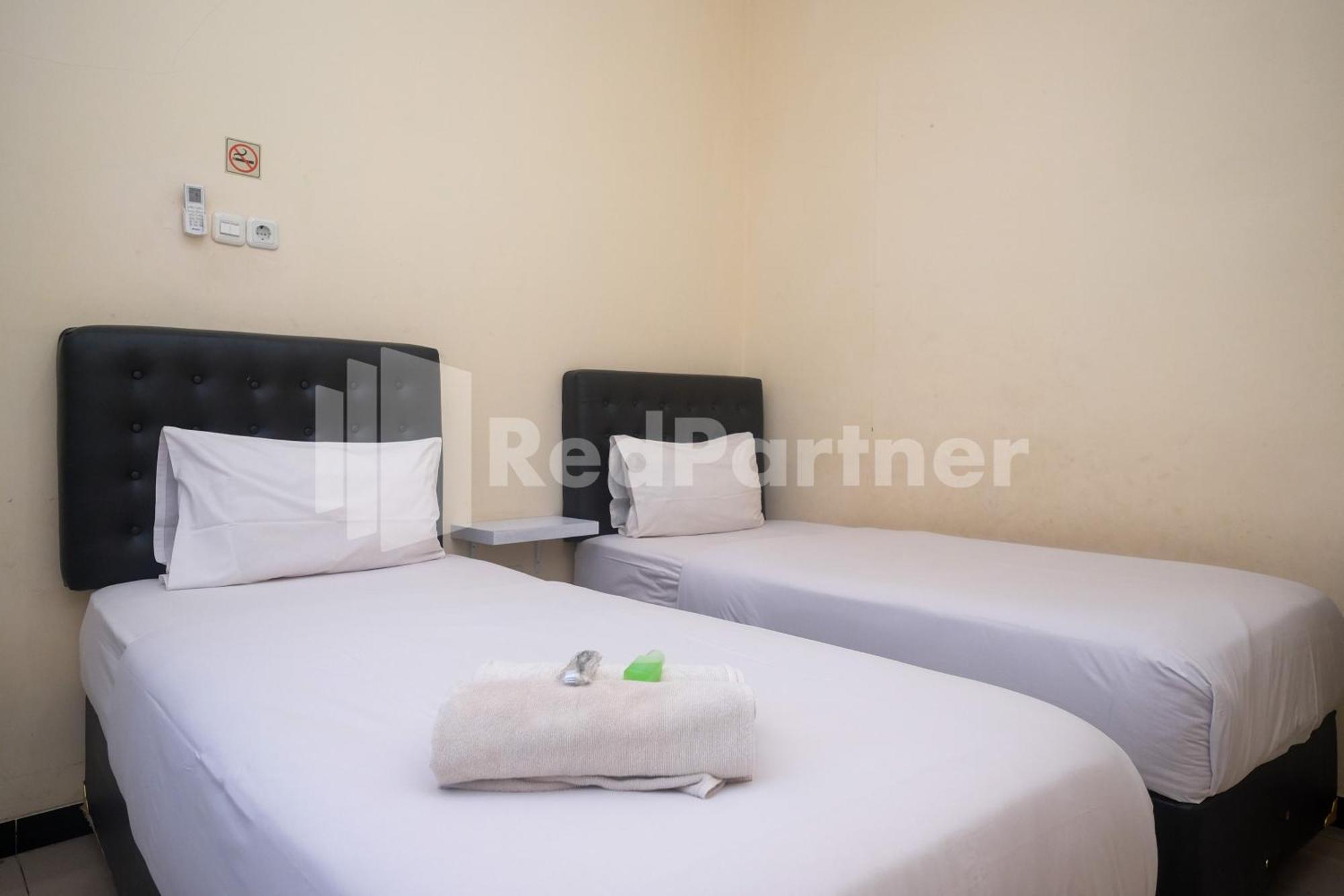Griya Loka 2 Syariah Near Simpang Lima Mitra Reddoorz Hotel Semarang Exterior foto